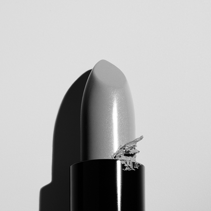 lipstick-black-white-stilllife-photography